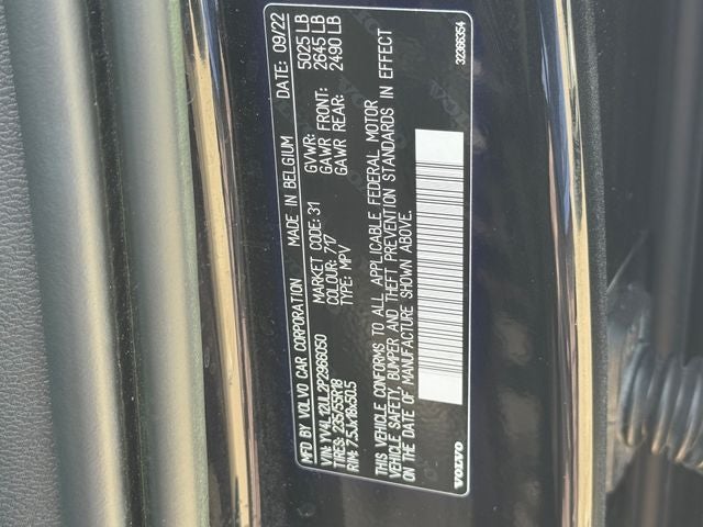 2023 Volvo XC40 B5 Plus Dark Theme