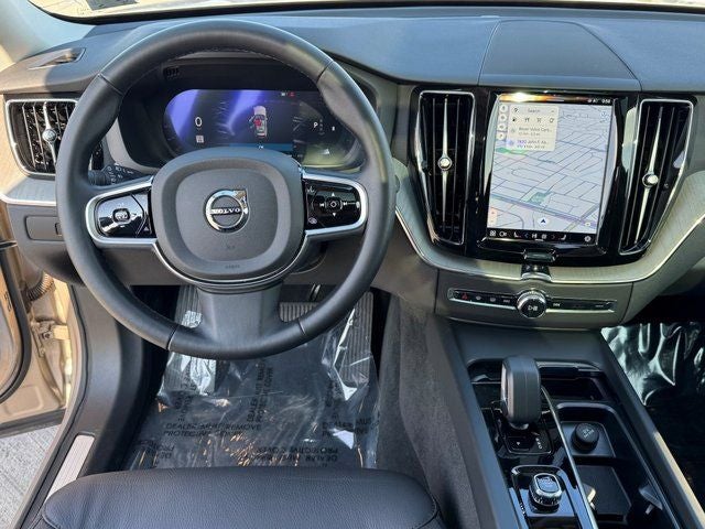 2025 Volvo XC60 B5 Plus