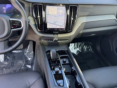 2025 Volvo XC60 B5 Plus